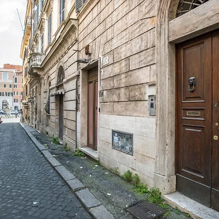 Residenza Fontanella Barberini By Spanish Steps Roma