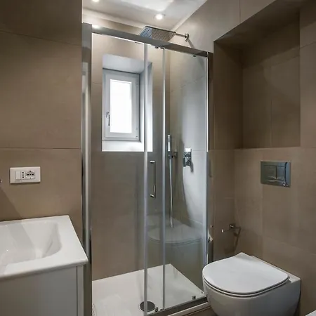 Lejlighed Residenza Fontanella Barberini By Spanish Steps *